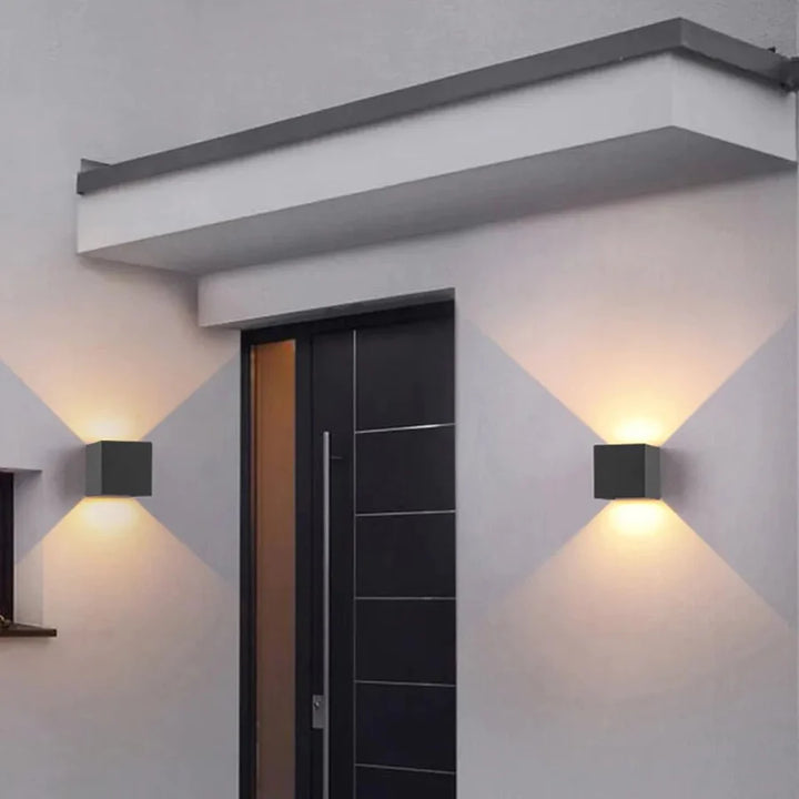 INTELLIGENT MOTION SENSOR WALL LAMP